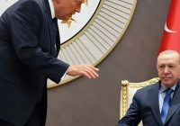 Titull i ashpër në shtypin grek për Trump-in: “Ai iu përul Sulltanit…!”