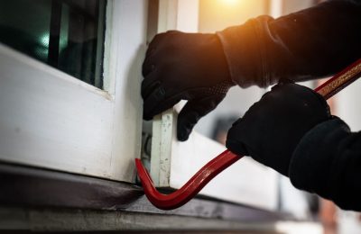 Vidhen 200 litra naftë, bateri dhe material elektrik në ish-stacionin e trenit, ja detajet