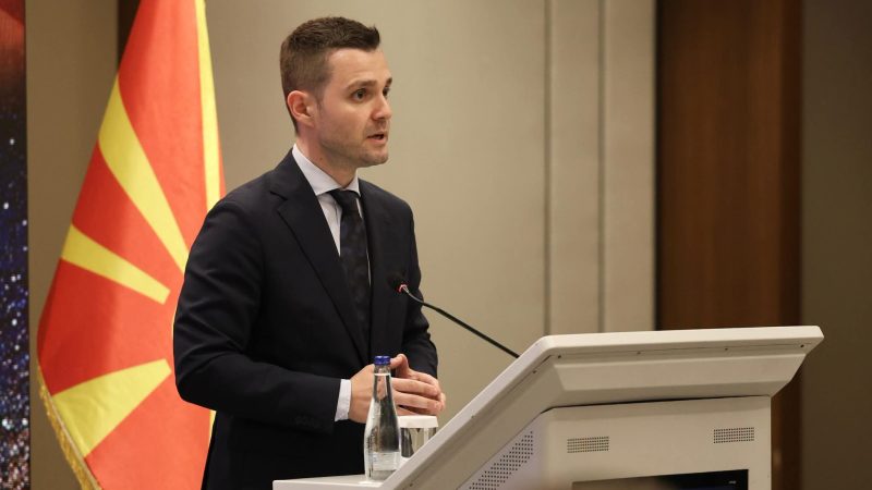 Mucunski: Osmani negocioi marrëveshjet, humbi në Çair dhe tani shtrembëron faktet!