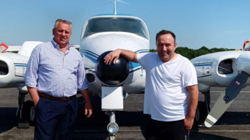 Njihuni me kërçovarin që ka aeroplanin e vet privat në Amerikë