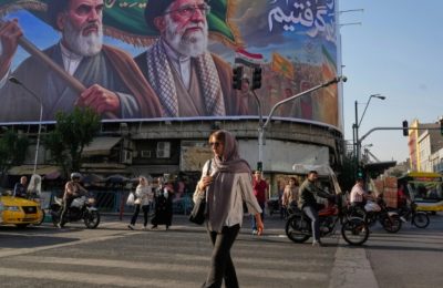Irani kërcënon me “ofensivë në shkallë të plotë” nëse SHBA vazhdon sulmet