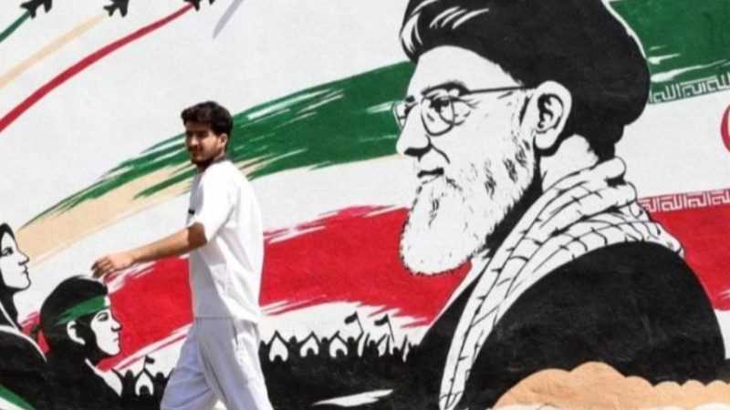 ‘Sulmet në Hormuz janë të padobishme’, Trump ‘ngrin’ luftën në Iran! Teherani: Gati për të rinisur negociatat