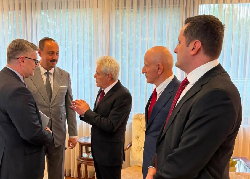 ali-ahmeti-mori-pjese-ne-ceremonine-perkujtimore-te-15-korrikut-ne-ambasaden-e-turqise-ne-shkup