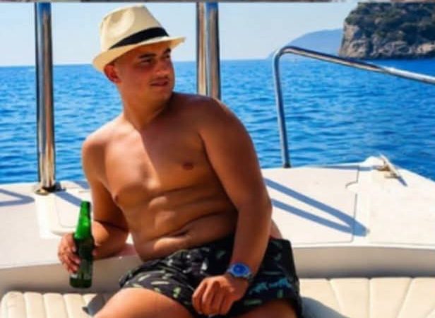 Ky është 20 vjeçari shqiptar që u qëllua për vdekje me kallashnikov, dyshohet se e vrau shoku i tij!