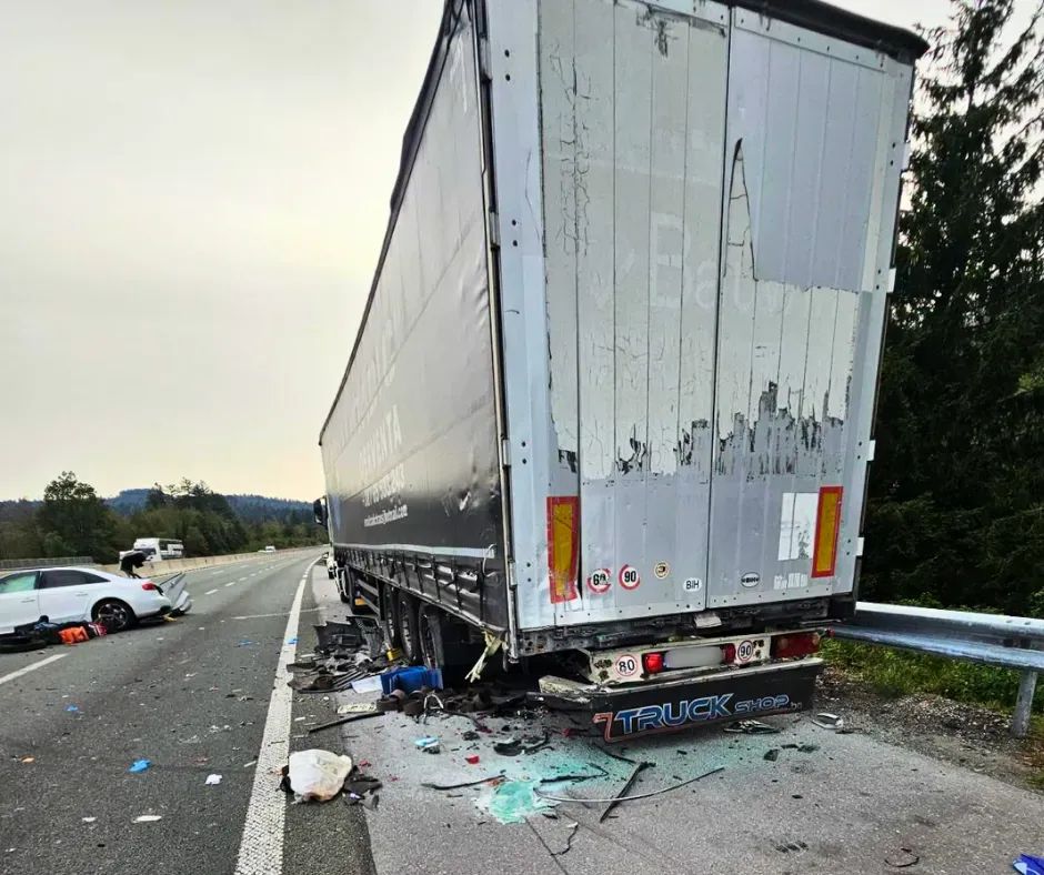 Detajet nga aksidenti tragjik në Slloveni  Humbën jetën dy fëmijë 4 dhe 11 vjeç dhe gjyshja e tyre 74 vjeçare nga Maqedonia e Veriut