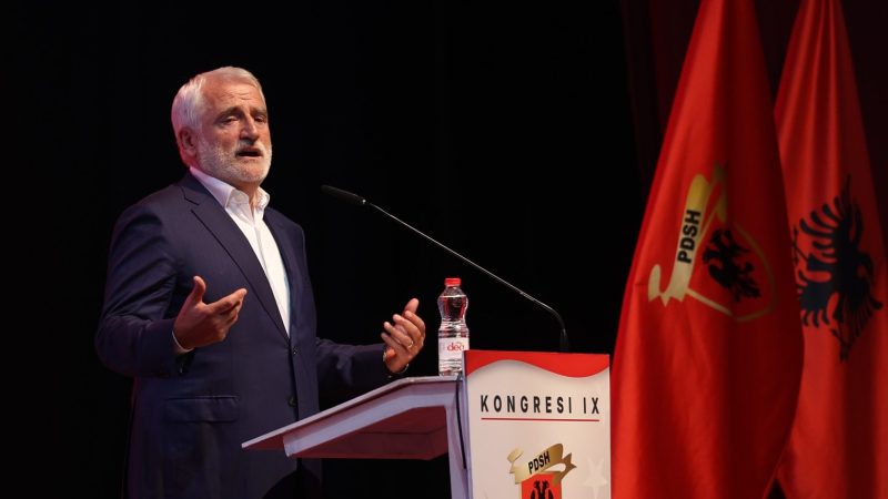 Menduh Thaci: Ali Ahmeti i rekrutuar si antishqiptar, si zagarët qe i rekrutojnë për ta pasur “gjahun e vërtetë”