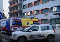 Babai shtyp aksidentalisht djalin e tij gjashtëvjeçar me makinë në Tetovë