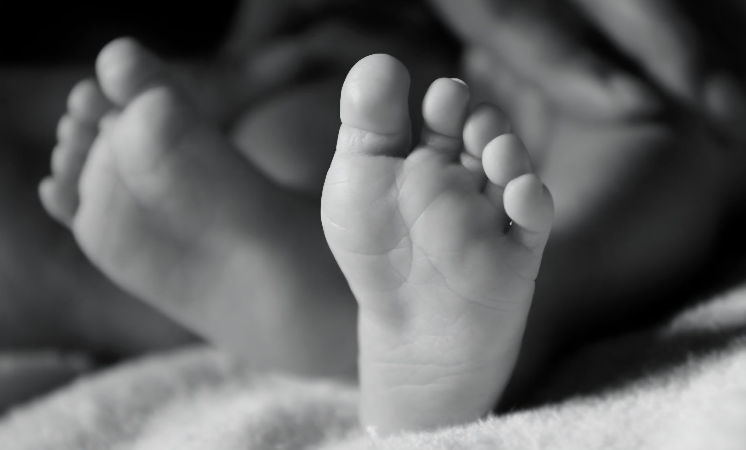 Bebja gjashtëmuajshe nga Shkupi është sjellë e pajetë në Poliklinikën e Draçevës