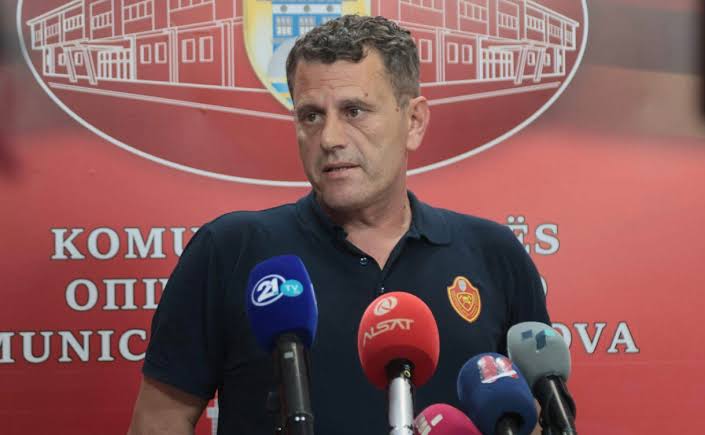 Tre zjarre aktive në Tetovë, Ameti: Zjarrfikësit po përballen njëkohësisht me disa vatra