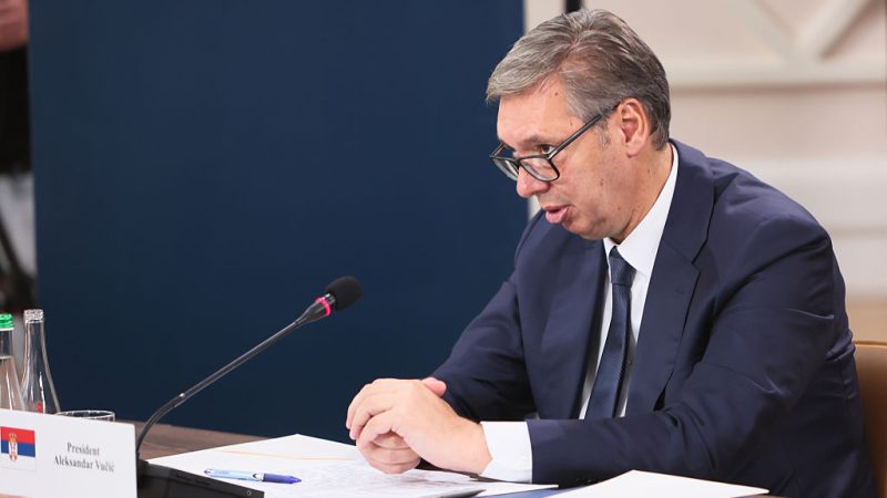 Aleksander Vuçiq jep dorëheqje si President i Serbisë