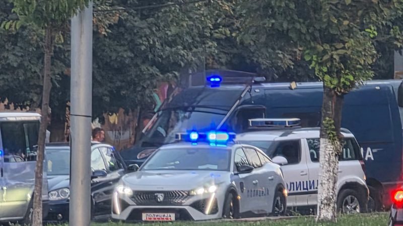 Therren me thikë disa të rinj në qendër të Tetovës, ja detajet e para