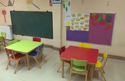 Ndodh edhe kjo/ Gjyshi shkoi ta marrë nipin nga kopshti, por gabimisht e mori një fëmijë tjetër në shtëpi