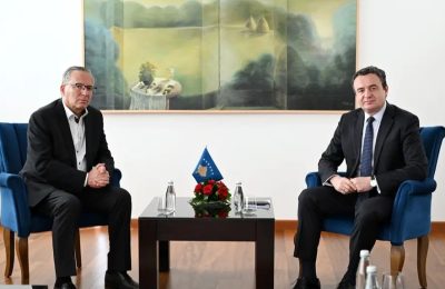Bedri Hamza i shkon në takim Albin Kurtit