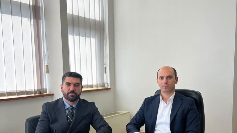 Amir Elezi zhvillon takim pune me zëvendësdrejtorin e Fondit Shëndetësor, Sedat Bislimi