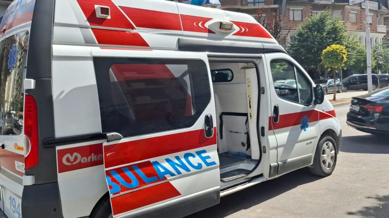 15-vjeçari nga Gostivari dërgohet pa shenja jete në spital, pas reanimimit shfaq shenja jete