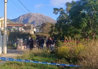 Tragjedi në Mal të Zi: Burri vret gruan me armë, pastaj vetën