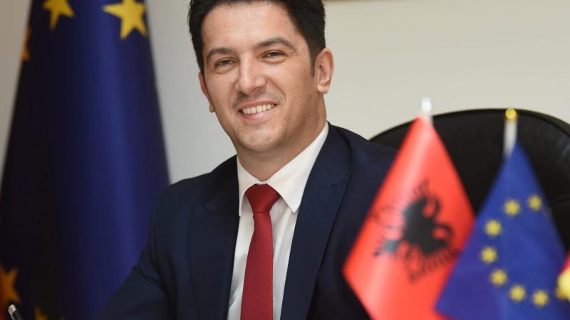 Bekim Sali: VLEN zgjidh pasigurinë e mijëra punonjësve, kontratat e përkohshme drejt transformimit në punësim të rregullt