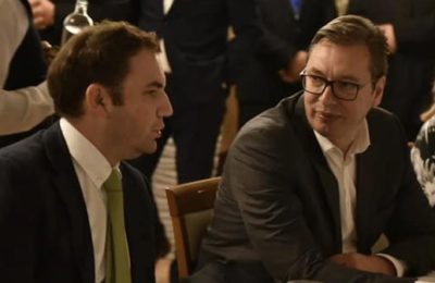 Bujar Osmani i gëzohet humbjes së Vuçiqit, komentuesit ia rikujtojnë foton e përbashkët!