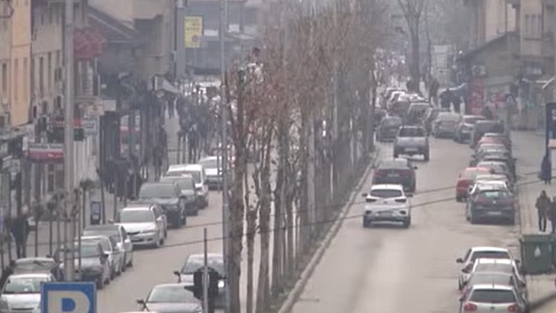 Tetovë, ndotja e ajrit alarmon qytetarët! Institucionet zhvendosin përgjegjësinë te sezoni i dimrit