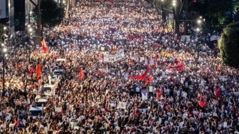 Tirana përgatitet për revoltën e madhe; studentët, pedagogët dhe bizneset zbresin në rrugë kundër Ramës