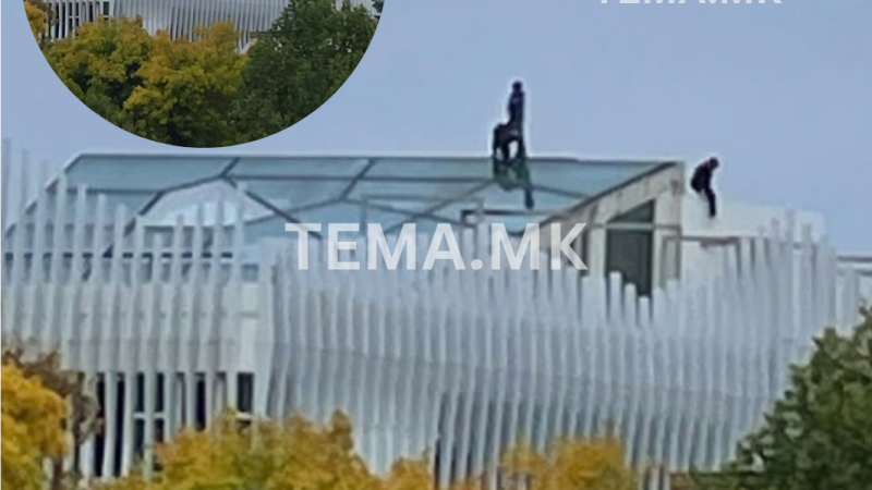 SKANDAL në Tetovë: fëmijë të mitur ngjiten mbi teatrin e qytetit
